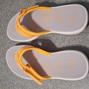 Clark's Cloudsteppers Flip Flop Sandals